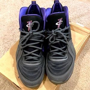 NIKE AIR PENNY V Mens size 9 Grey, Black, Purple